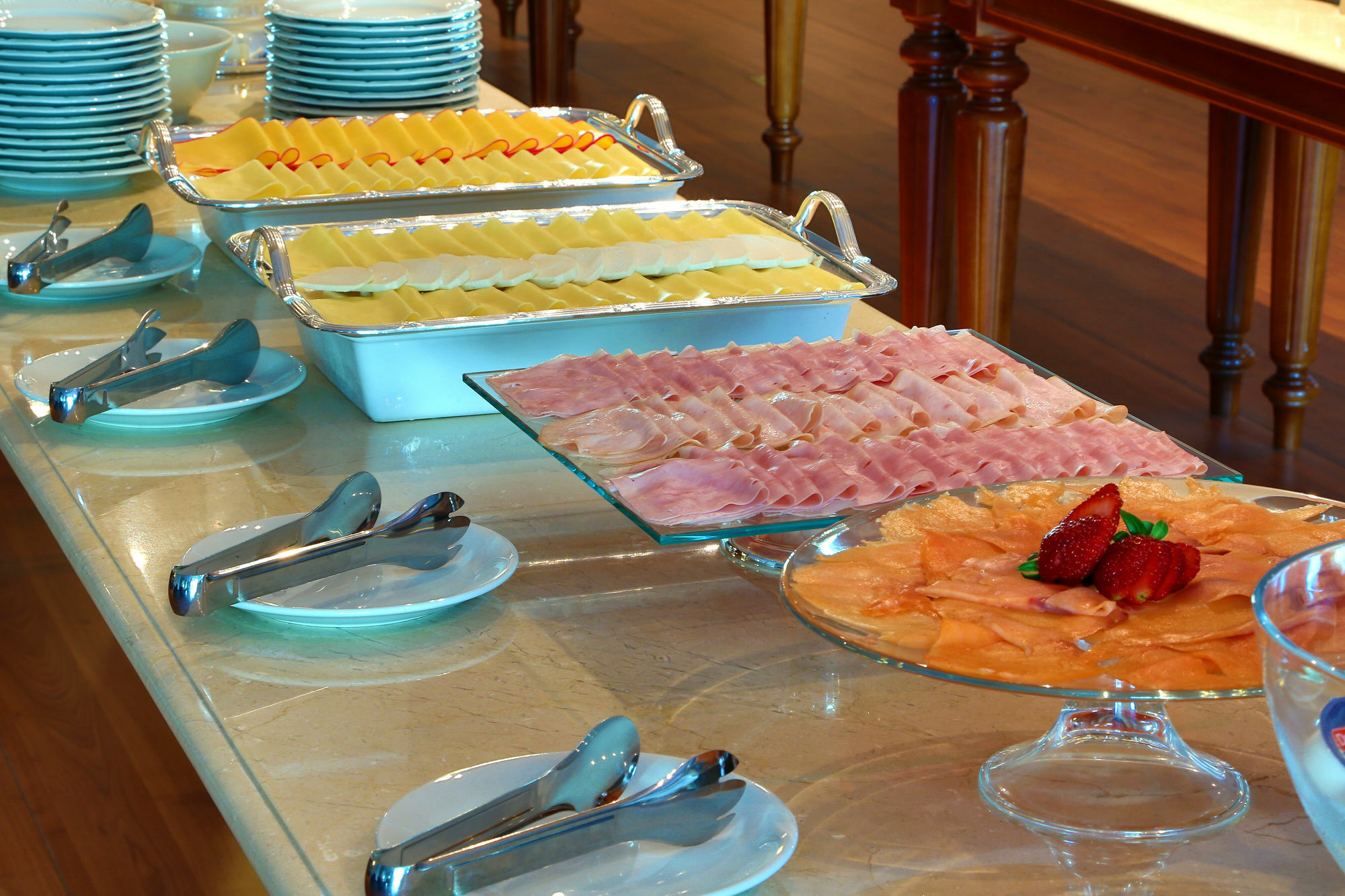 Hotel Mont Blanc Premium Рибейран-Прету Экстерьер фото A buffet